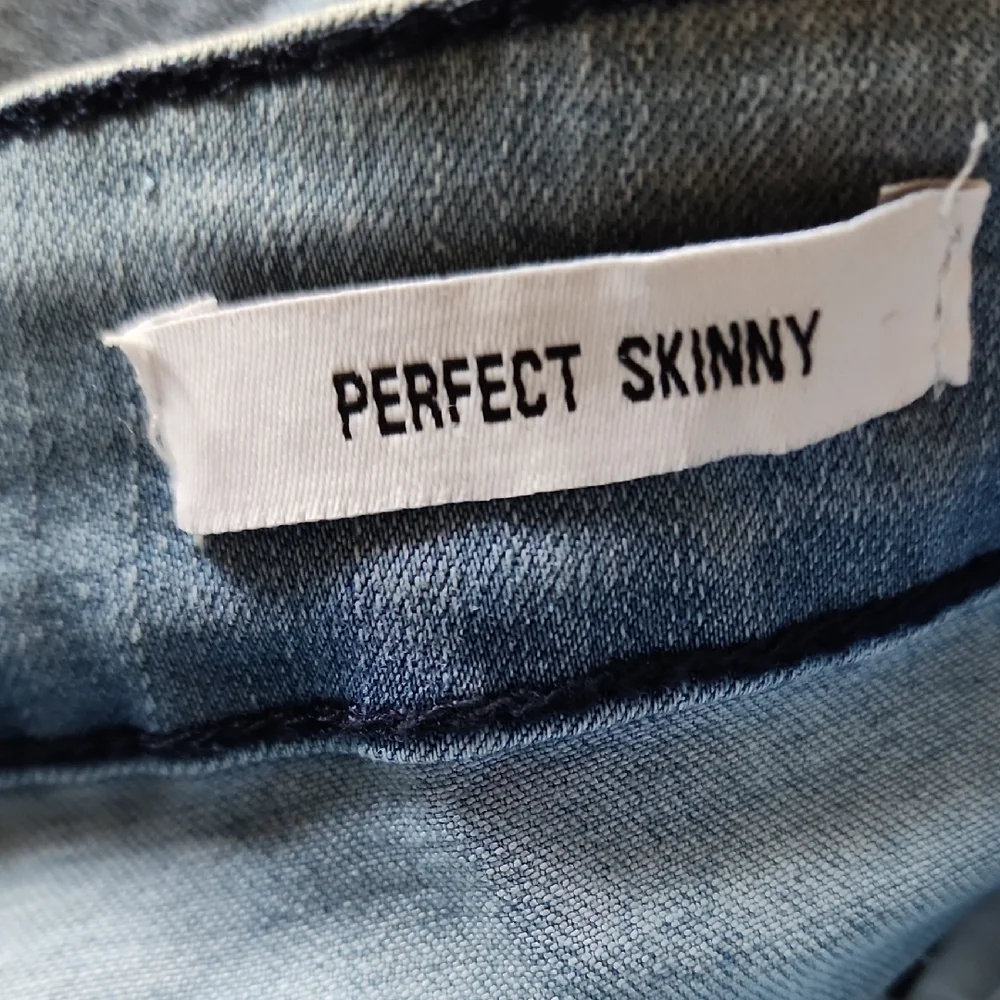 William Rast Perfect Skinny Jeans Size 24 Dark Wash Stretch Denim - Picture 9 of 11